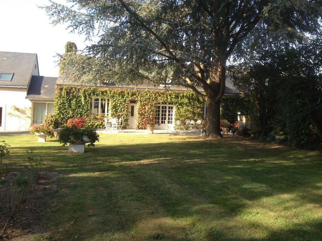 Le Petit Pont Hotel Monce-en-Belin Bagian luar foto