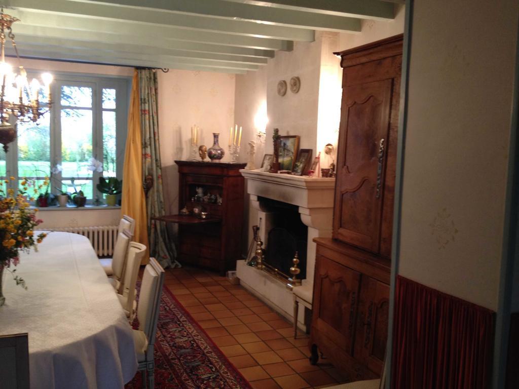 Le Petit Pont Hotel Monce-en-Belin Bagian luar foto