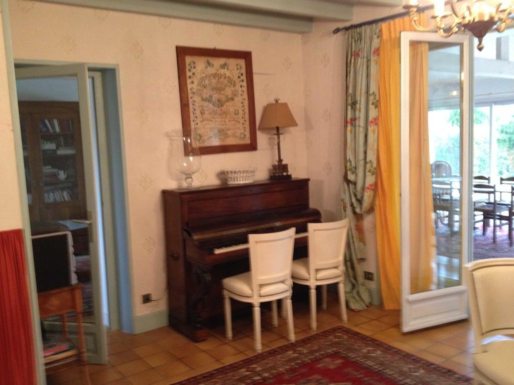 Le Petit Pont Hotel Monce-en-Belin Bagian luar foto
