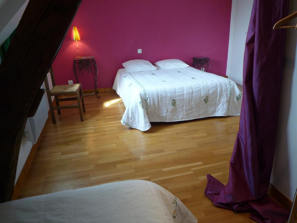 Le Petit Pont Hotel Monce-en-Belin Bagian luar foto